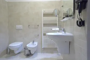 Hotel Royal - Bathroom