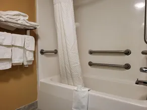 Clarion Pointe Starkville near University - Salle de bain