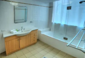 Oceania on Burleigh Beach - Badezimmer