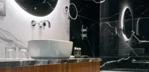 Dylan - Bathroom