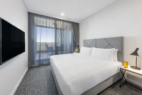 Meriton Suites George Street, Parramatta - Room