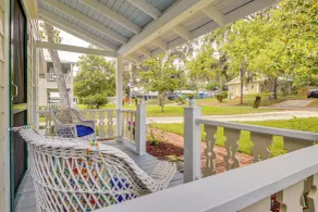 1 Block to Crescent Lake: Charming Home w/ Porch! - Interiør