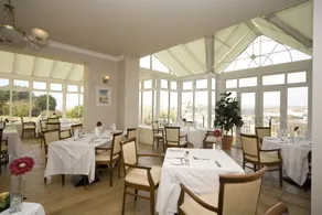 The Beach House & Porth Sands Apartments - Restaurang