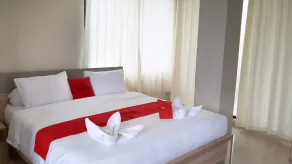 RedDoorz Plus @ Bitung City Center - Room