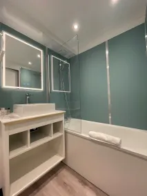 LE M HOTEL & SPA HONFLEUR - Bathroom