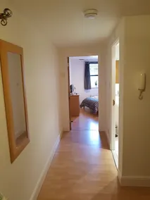 Executive Open Plan Apartment in Leith - Hall