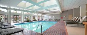 Crowne Plaza Atlanta Perimeter at Ravinia by IHG - Piscine