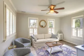 Vermilion Home - Walk to Main Street Beach! - Innvendig