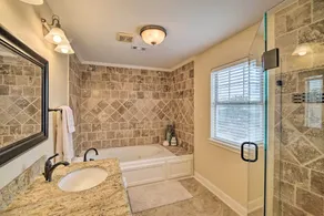 Apt w/ Balconies - Steps to Kemah Boardwalk! - Interior
