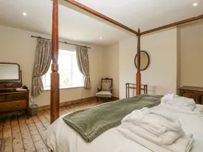 Evenjobb Court Farmhouse - Room