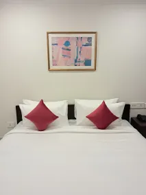 Amber Hotel Nungambakkam - Room