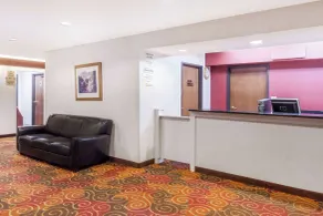Super 8 by Wyndham Evansville North - Hall