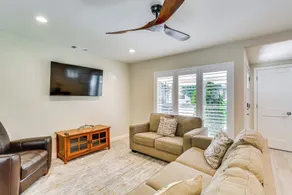 Walk to Park & Aquatic Center: Airy Redding Home! - Interiør