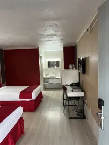 Travelodge by Wyndham Orlando at Heart of International Drive - Zimmer