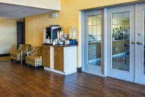 Comfort Inn & Suites - Hall