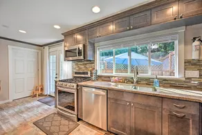 Near I-405 & 1 Mi to Dtwn! Kirkland Family Home - Innvendig