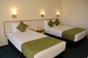 Acacia Court Hotel - Chambre