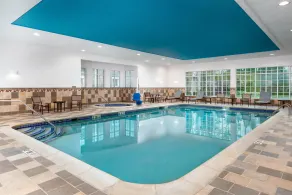 Homewood Suites by Hilton Holyoke-Springfield/North - Piscine