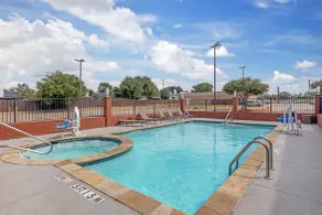 Best Western Plus Lake Dallas Inn & Suites - Pool