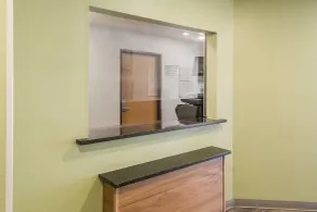 WoodSpring Suites Houston La Porte - Lobby