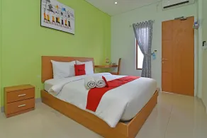 RedDoorz Plus @ Mahendradatta Denpasar - Room