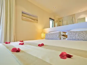 Bon Azur Beachfront Suites & Penthouses by LOV Mauritius - Camera