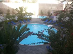 JAZ Neo Ivory - Piscina