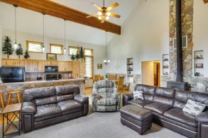 Spacious Beaver Getaway Near Eagle Point Resort! - Innenbereich