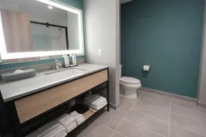 La Quinta Inn and Suites by Wyndham Leavenworth - Salle de bain