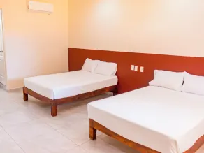 OYO Hotel La Playa - Room