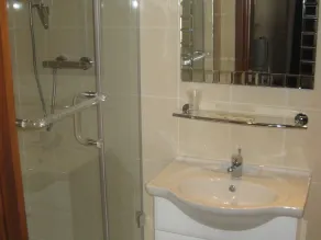 Tanes Hotel - Baño