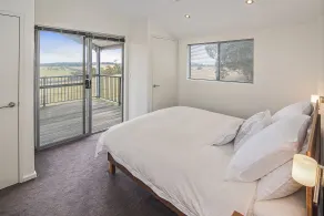 Margaret River Farmhouse - Serene Bushland Getaway - Zimmer