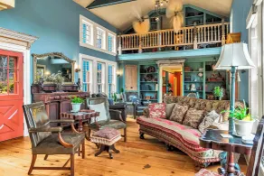 Hot Tub & Large Yard: Elegant Deansboro Getaway - Innvendig