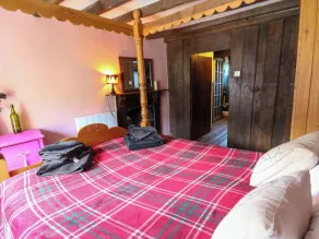 The Little Laura Ashley House - Camera