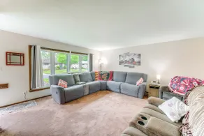 8 Mi to Cleveland: Family Home w/ Fenced Backyard! - Interiör