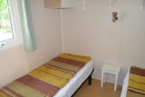 Mobil-home avec jardin, terrasse et barbecue - Chambre