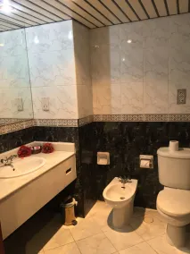 Bahrain Carlton Hotel - Bathroom