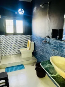 The Golden Leaves Cafe And Cottages - Bagno
