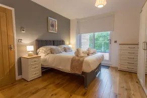 Modern Comfortable 2 & 3 Bed Apartments, Free Parking, Wifi, Headington, Close to Hospitals, Science Park & Brookes University - Habitación
