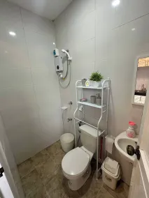 Cozy 1-Bedroom House Rental in Hermosa, Philippines - Baño