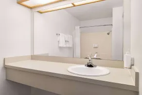 Travelodge by Wyndham Depoe Bay - Salle de bain