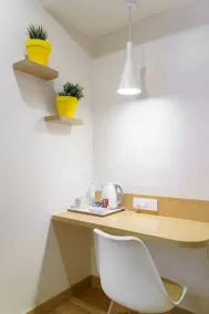 Bloom Hotel - Cyber Towers - Room