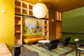 Scout Living PCM - Placemakr Atlanta, Apartments by Hilton - Lobby sitting area