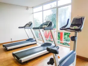 Homey and Comfy Studio @ Tifolia Apartment - Salle de remise en forme
