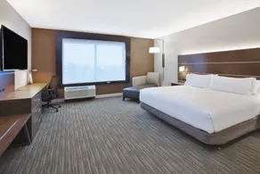 Holiday Inn Express & Suites Okemos - University Area by IHG - Habitación