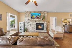 Lakefront Ozarks Home: Tiki Bar, Pool, Deck, Views - Interiør
