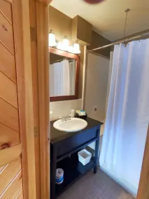 CREEKSIDE LODGE - Bathroom