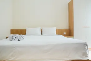 Minimalist and Comfy Studio at Menteng Park Apartment By Travelio - Room