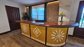 Shamrock Court Motel - Lobby