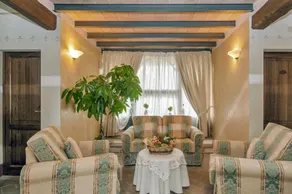 Agriturismo Castello di Spedaletto - Sittområde i lobbyn